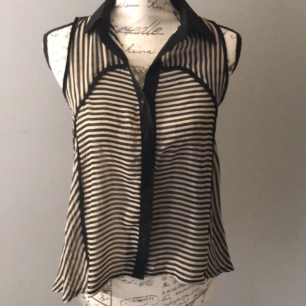 Button down tank